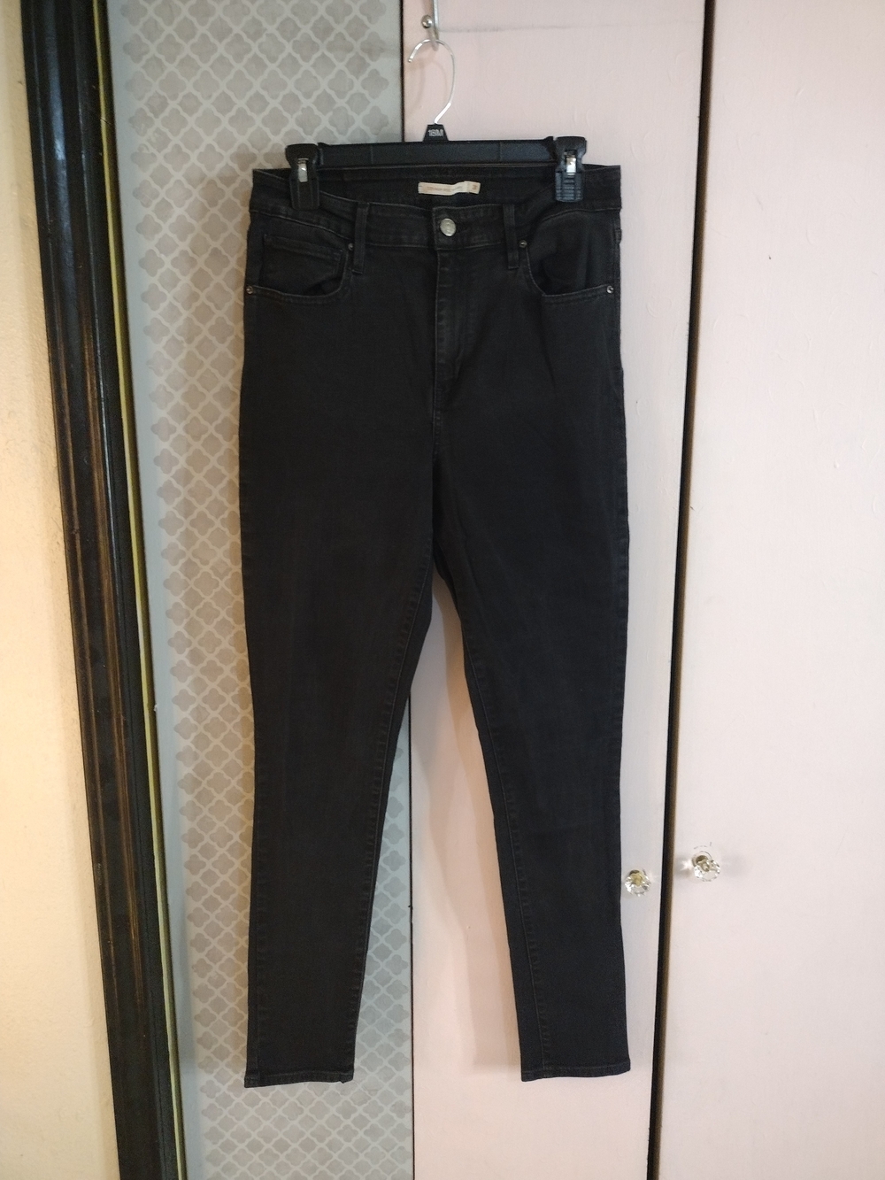 Levi's Black Skinny Jeans - High Rise